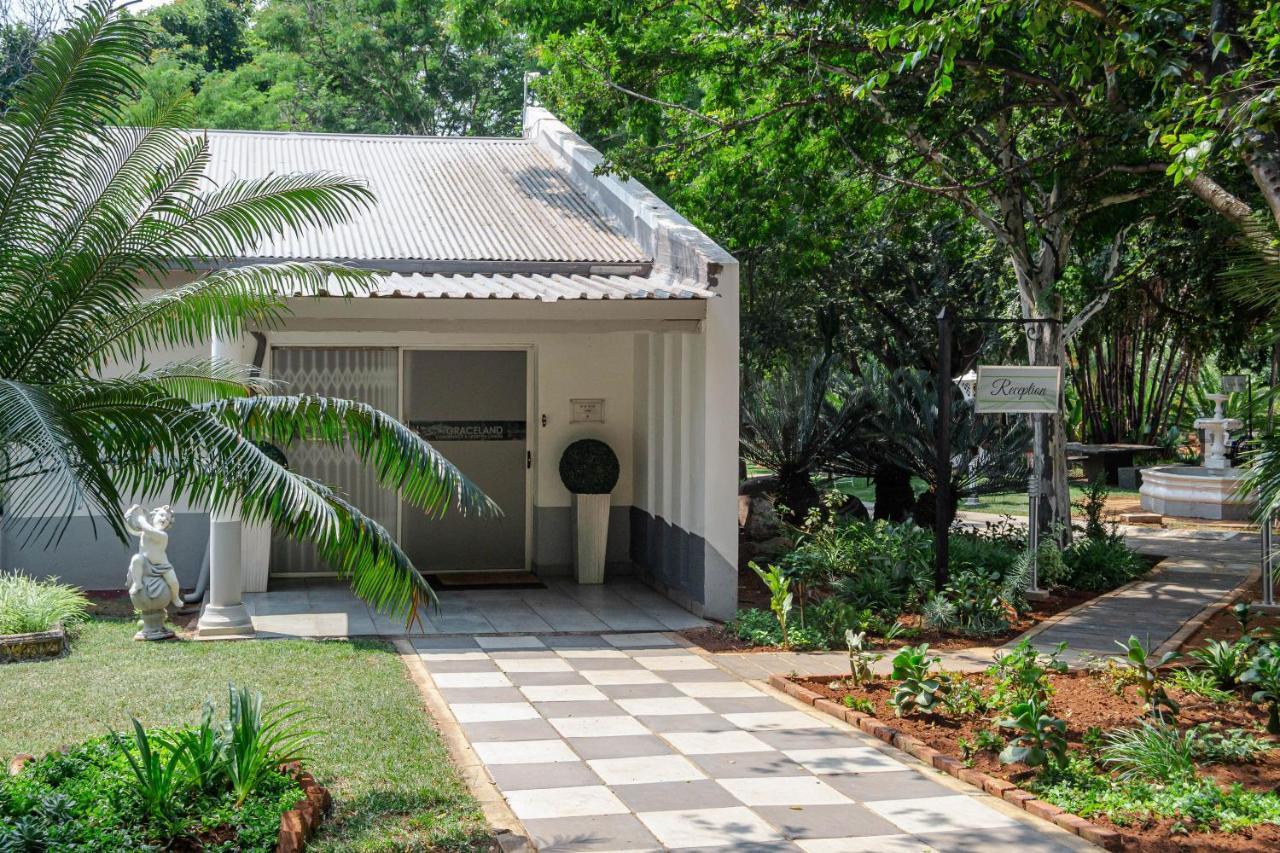 Graceland Conference And Lifestyle Centre Akasia Exterior photo