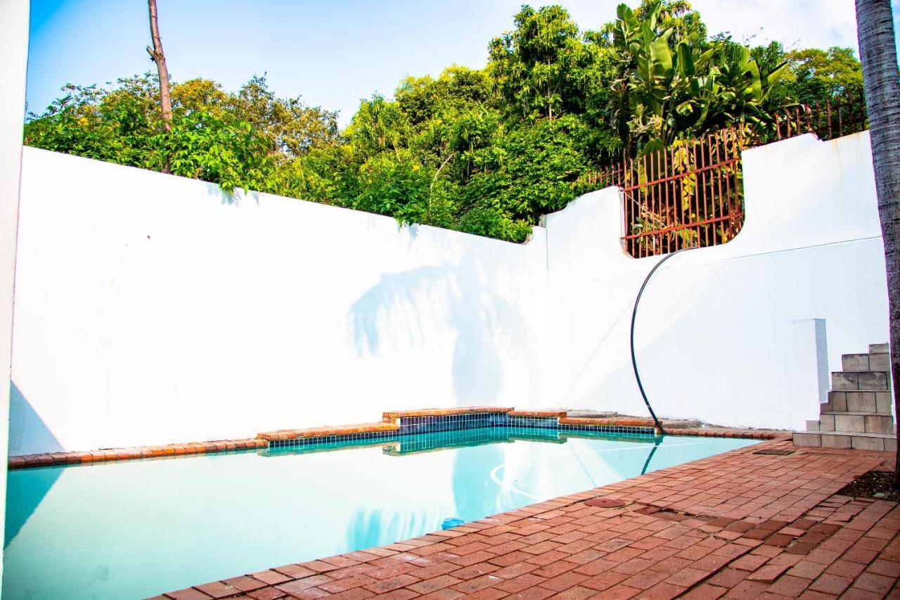 Graceland Conference And Lifestyle Centre Akasia Exterior photo
